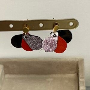 Boucles d’oreilles en cuir faites main – Plusieurs tailles, formes et coloris disponibles