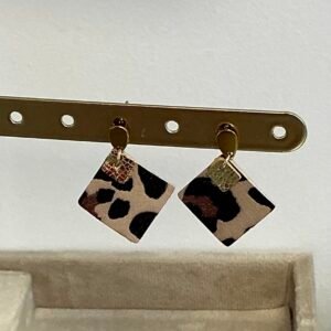 Boucles d’oreilles en cuir faites main – Plusieurs tailles, formes et coloris disponibles