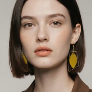 Boucles d’oreilles en cuir faites main – Plusieurs tailles, formes et coloris disponibles