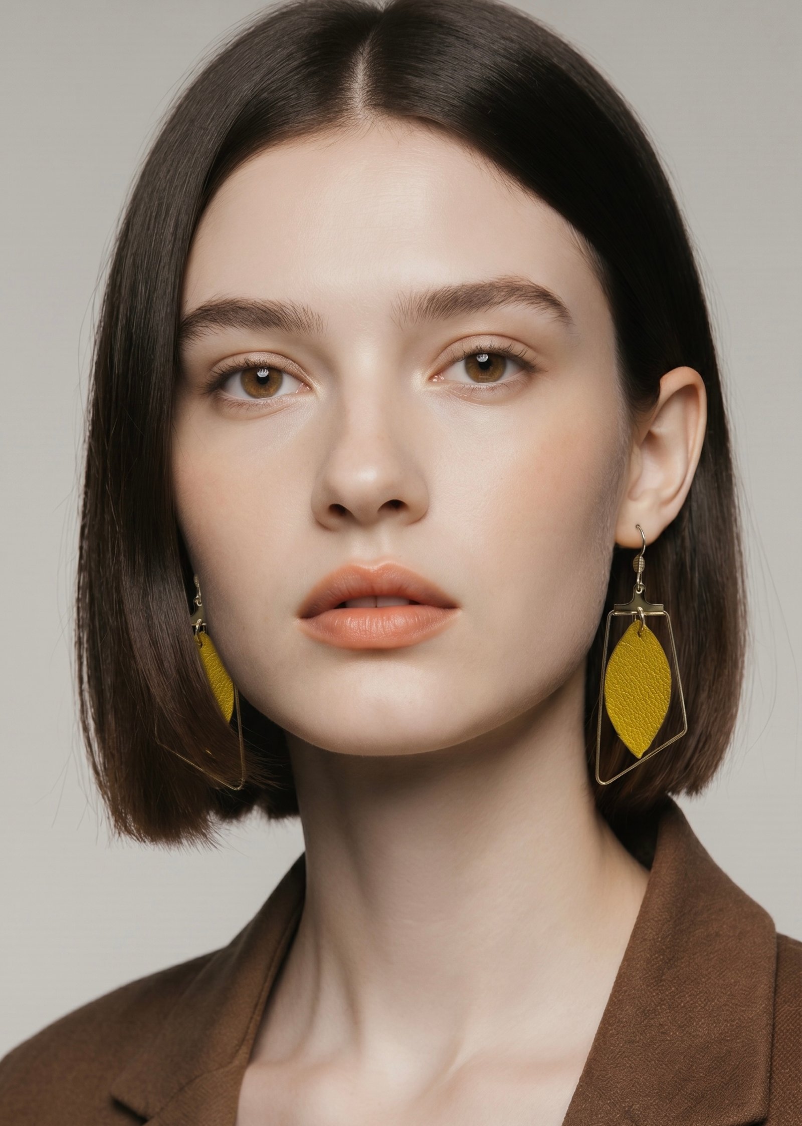 Boucles d’oreilles en cuir faites main – Plusieurs tailles, formes et coloris disponibles